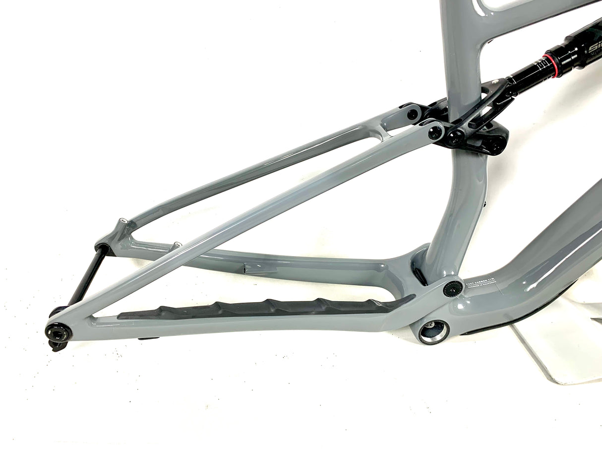 2025 Specialized Epic 8 Frameset Size: Large (Preowned)