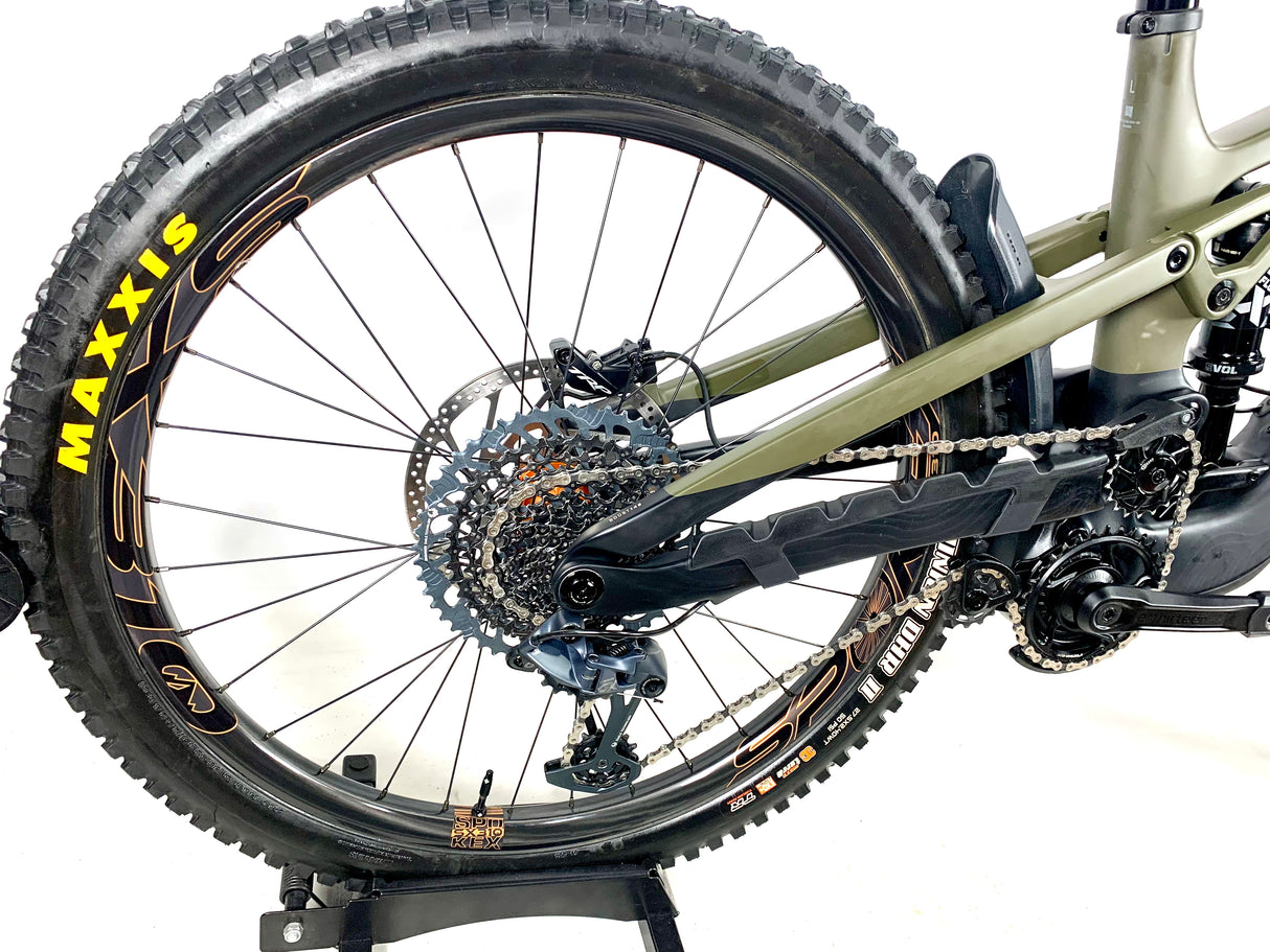 2025 Trek Slash+ 9.7 Carbon Sram GX 1X12 SpokeX Carbon Wheels Size: Large (Preowned)