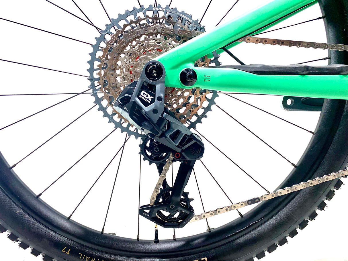 2025 Specialized Stumpjumper 15 Expert 29 SRAM GX AXS 1X12 Size: S4 (Preowned)