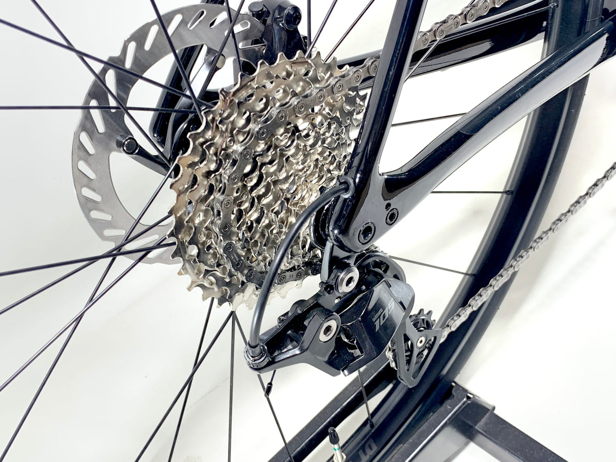 2027 Specialized Roubaix SL8 Sport Shimano 105 12-Speed Size: 58cm (Preowned)