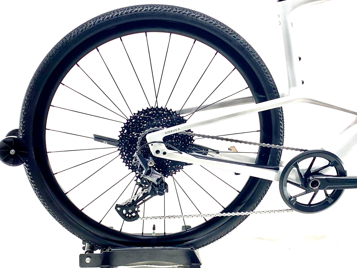2027 Specialized Sirrus X 5.0 Carbon Shimano Size: Large (Preowned)