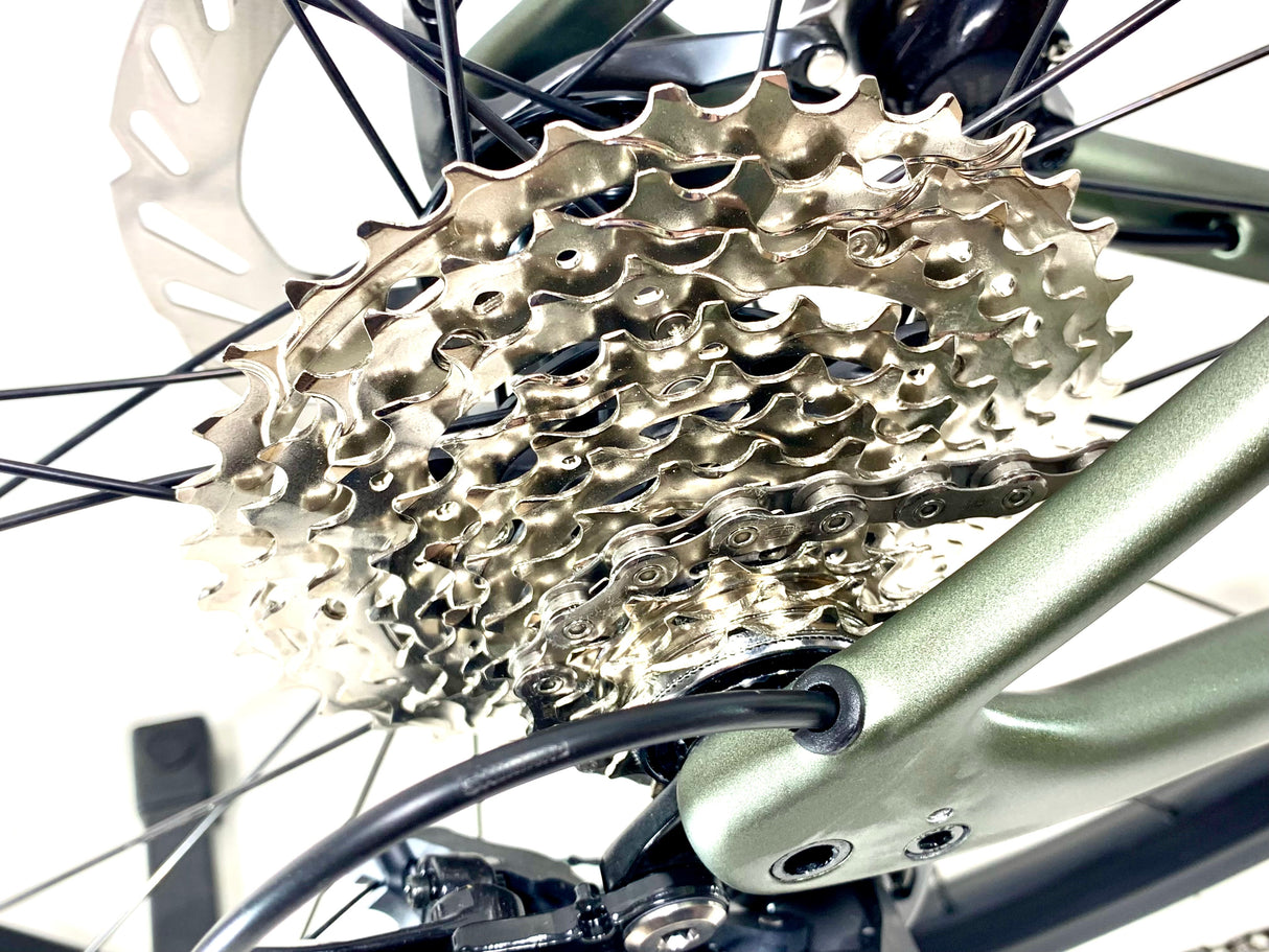 2027 Specialized Roubaix SL8 Sport Shimano 105 12-Speed Size: 56cm (Preowned)
