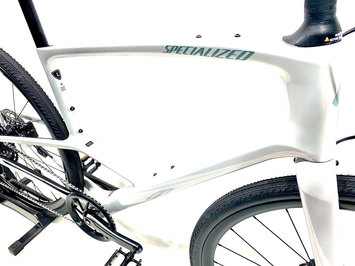 2027 Specialized Sirrus X 5.0 Carbon Shimano Size: Large (Preowned)