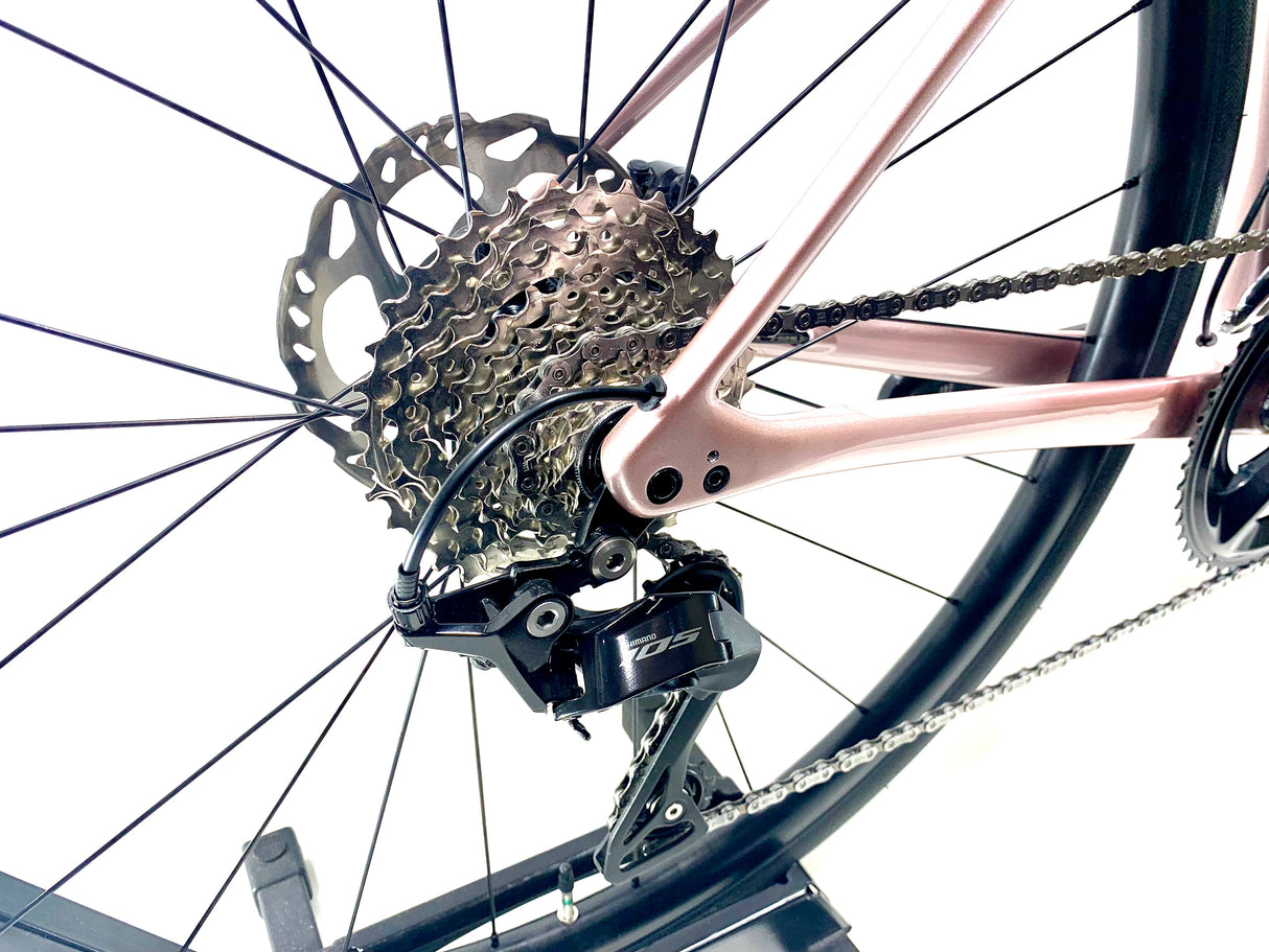 2025 Specialized Roubaix SL8 Sport Shimano 105 12-Speed Size: 54cm (Preowned)