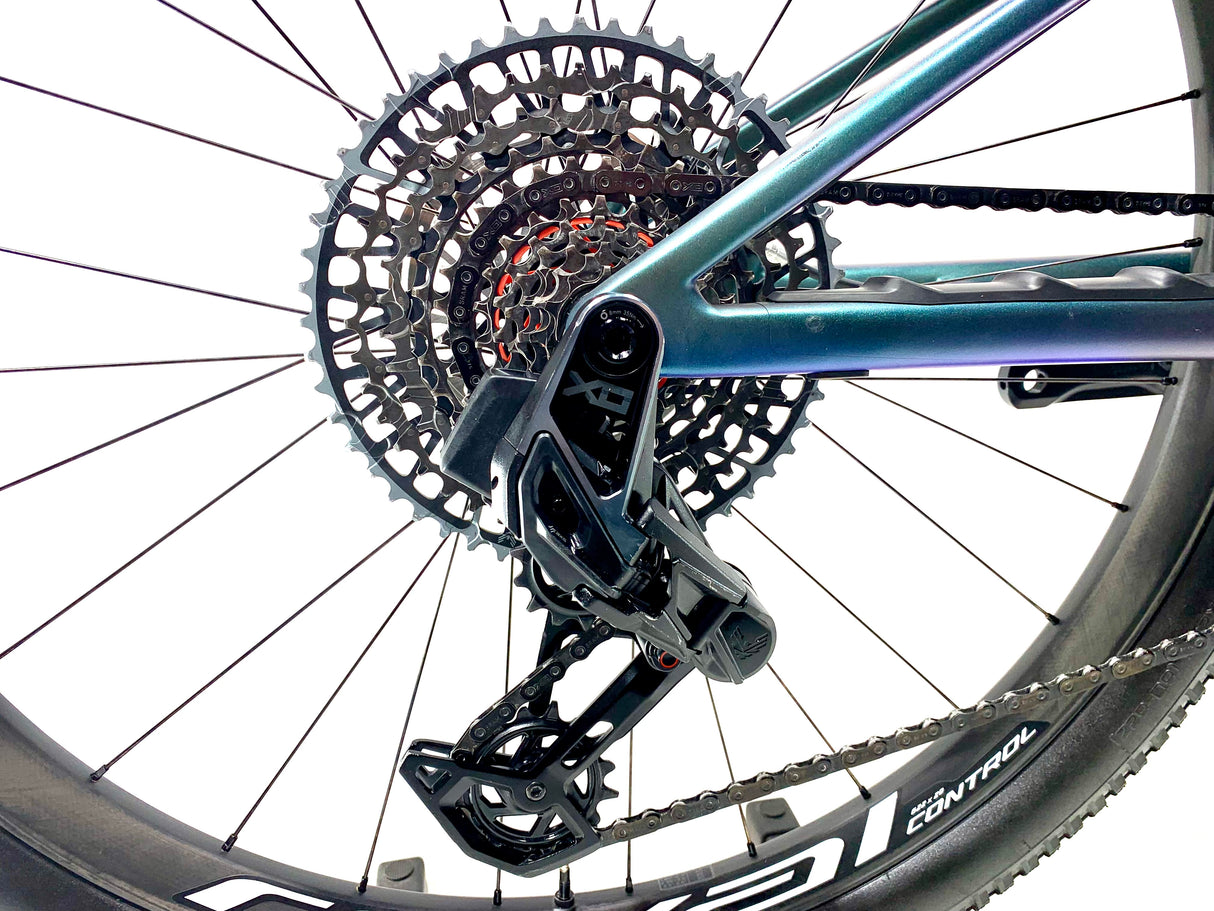 2025 Specialized Epic 8 Pro SRAM X0 AXS 1X12 Size: Small (Preowned)