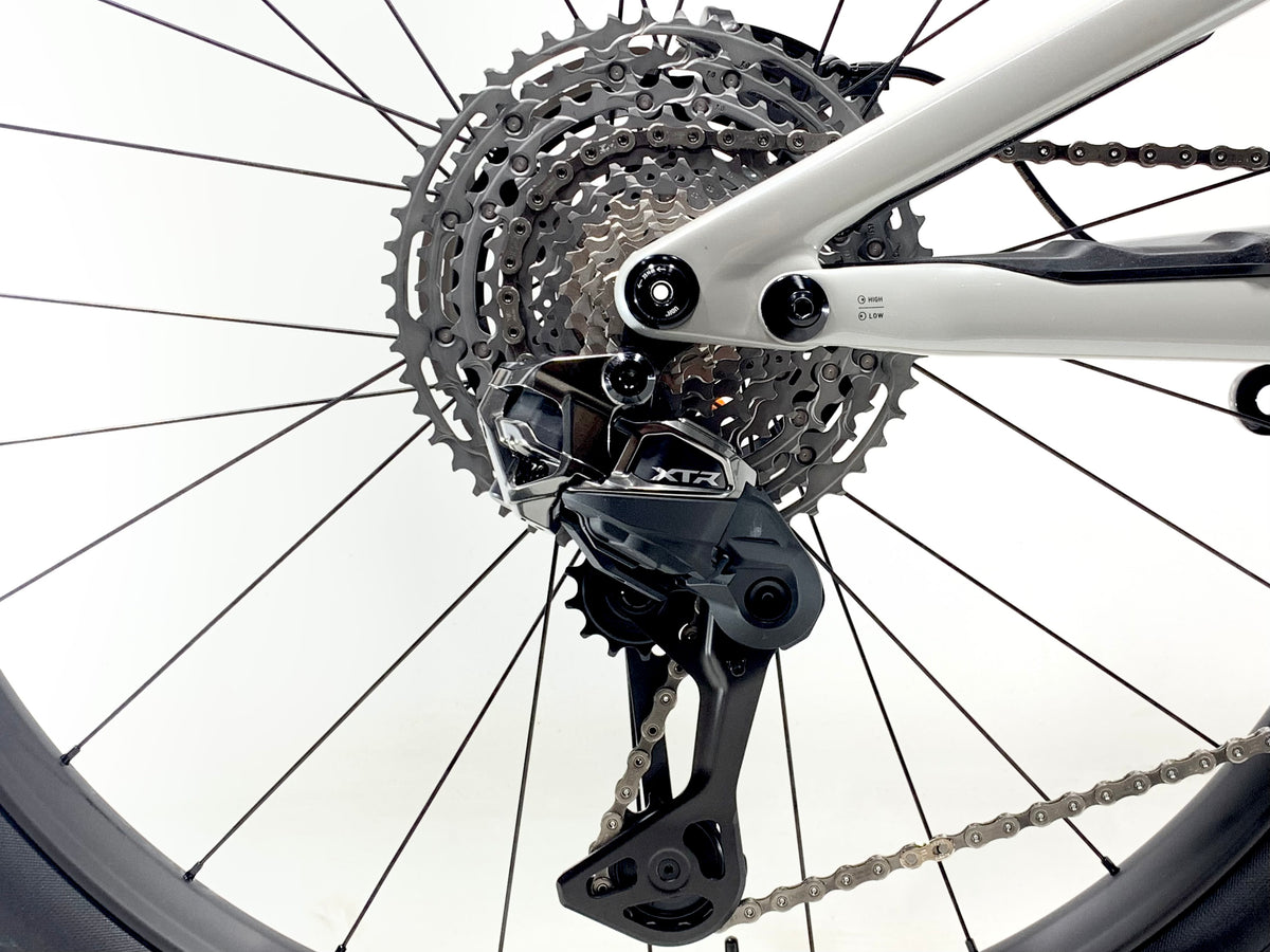 2026 Specialized S-Works Stumpjumper 15 Evo XTR Di2 Size: S4 (Preowned)