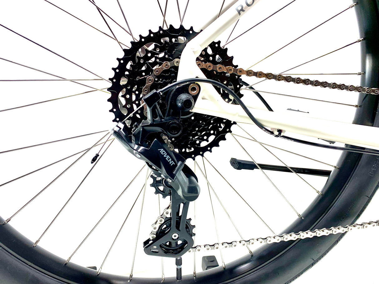 2026 Specialized Roll 3.0 Size: Large (Preowned)