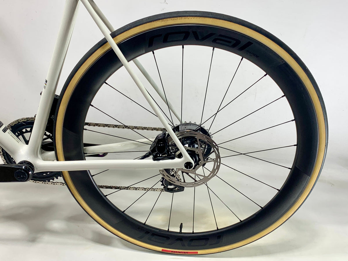 2027 Specialized Aethos 2 Pro Sram Force Size: 56cm (Preowned)