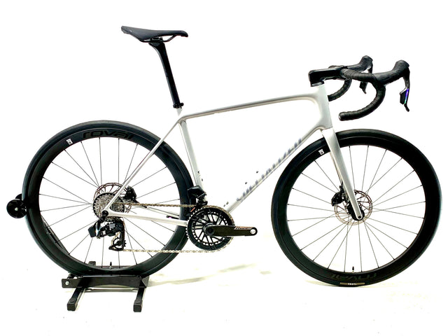The 2027 Specialized Aethos 2 Expert in white | OCC