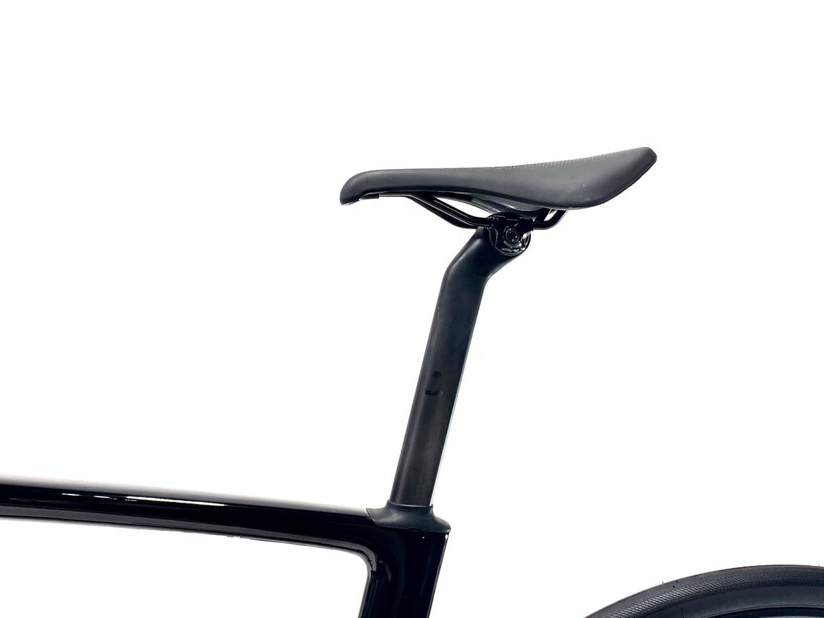 2027 Specialized Roubaix SL8 Sport Shimano 105 12-Speed Size: 58cm (Preowned)
