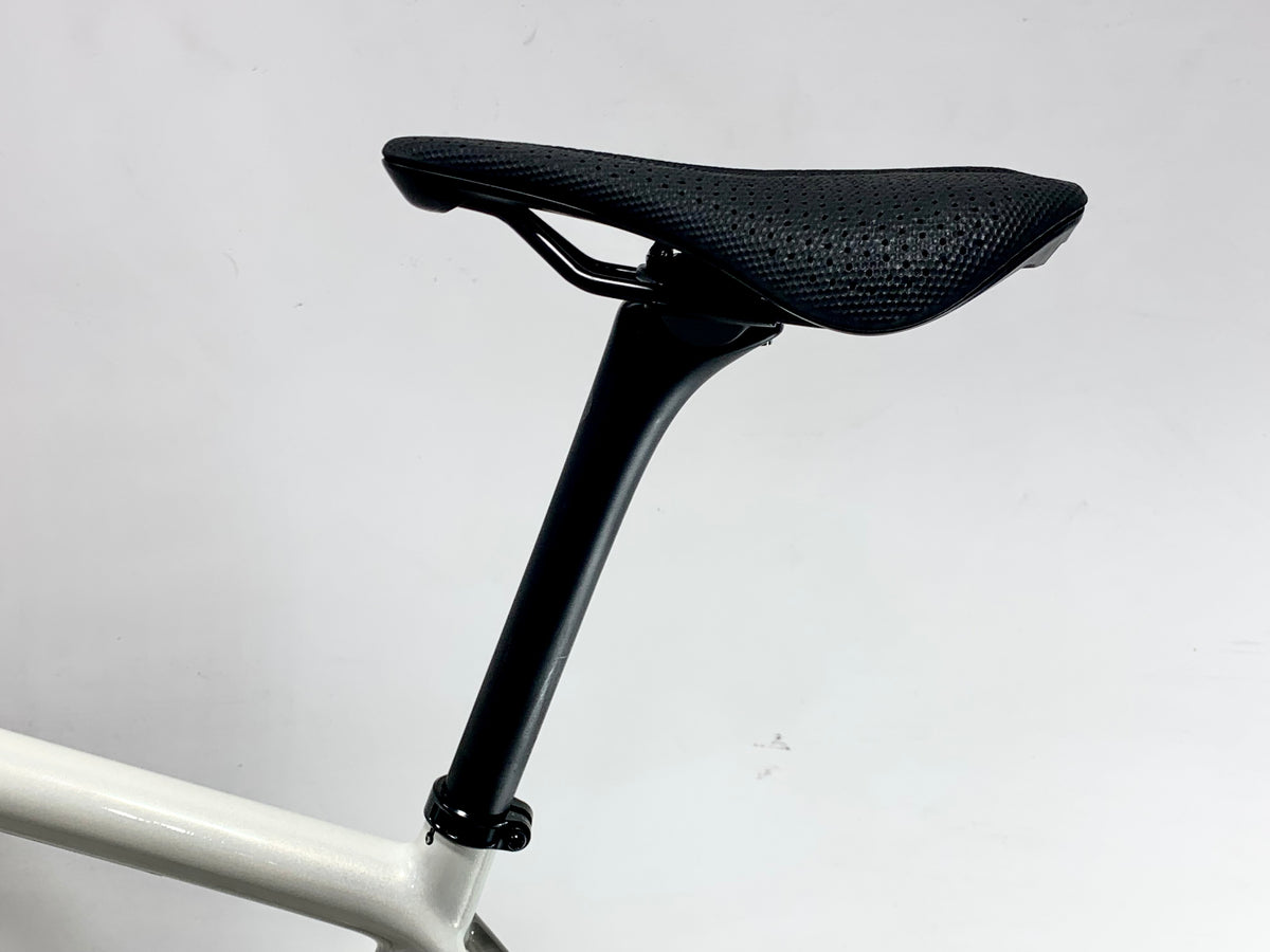 2027 Specialized Aethos 2 Pro Sram Force Size: 56cm (Preowned)