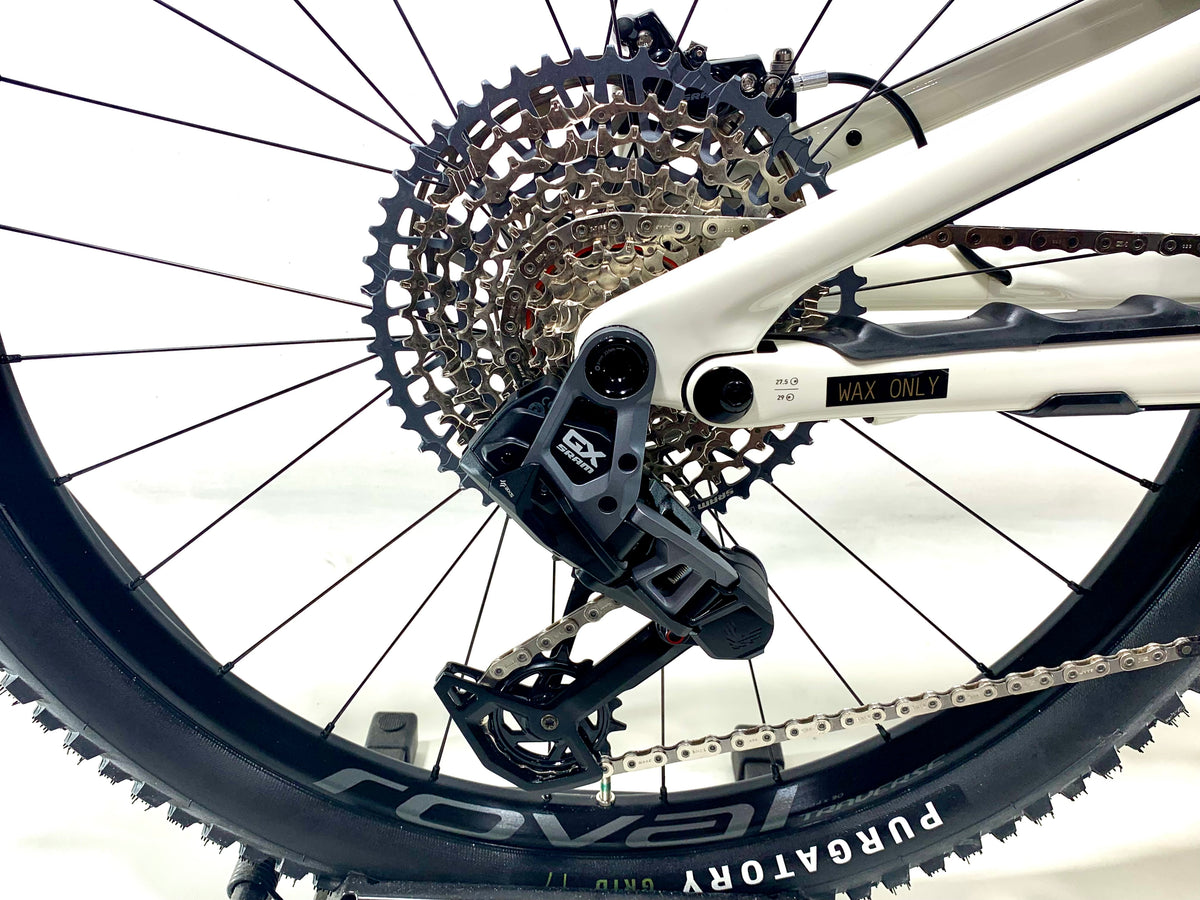 2023 Specialized Turbo Levo SL 2 Expert Carbon SRAM Size: S5 (Preowned)