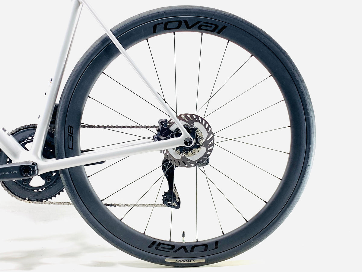 2027 Specialized Aethos 2 Expert Shimano Ultegra Di2 Size: 56cm (Preowned)
