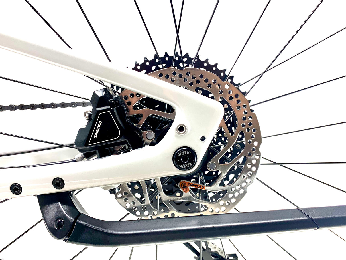 2027 Specialized Sirrus X 5.0 Carbon Shimano Size: Large (Preowned)