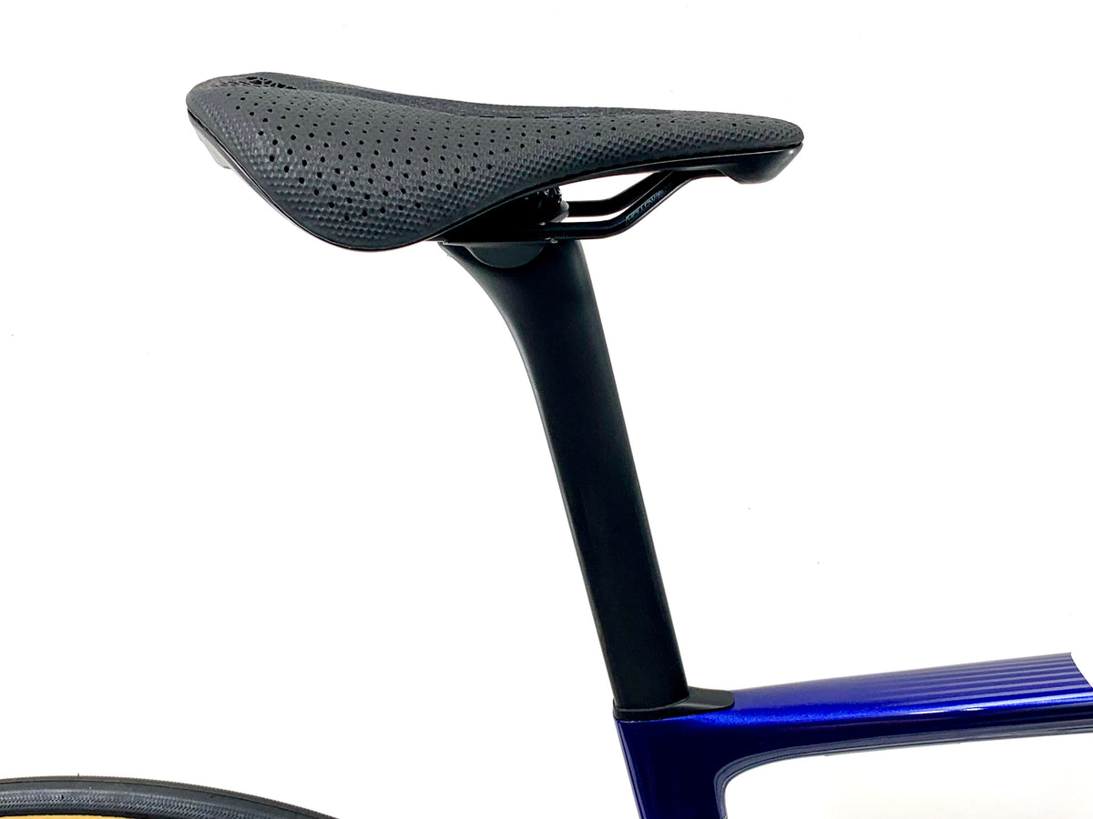 2027 Specialized Tarmac SL9 S-Level- SRAM Red AXS Size: 56cm (Preowned)
