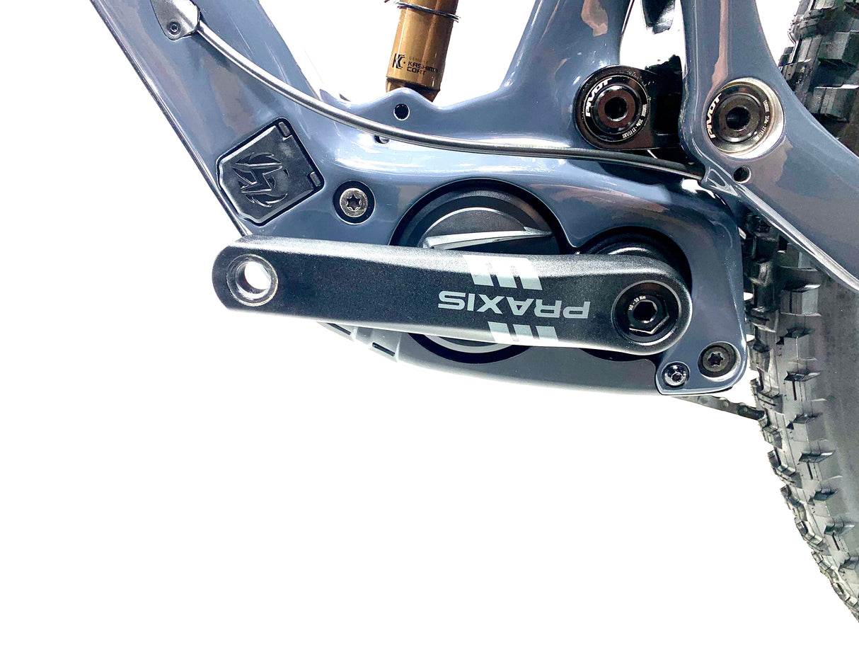 2026 Pivot Shuttle SL/AM Pro SRAM X0 AXS 1X12 Size:  (Preowned)