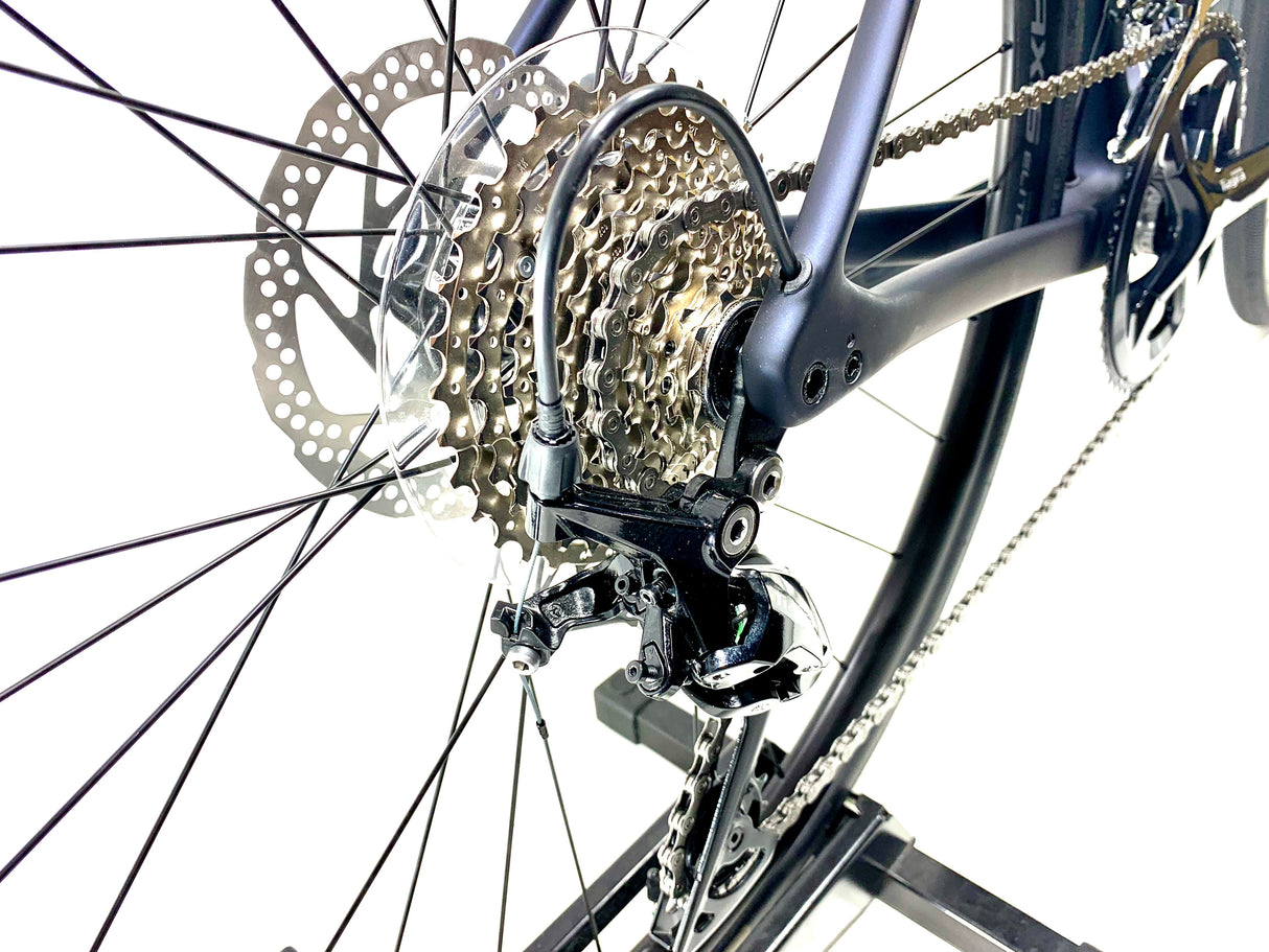 2027 Specialized Roubaix SL8 Shimano Tiagra Size: 56cm (Preowned)
