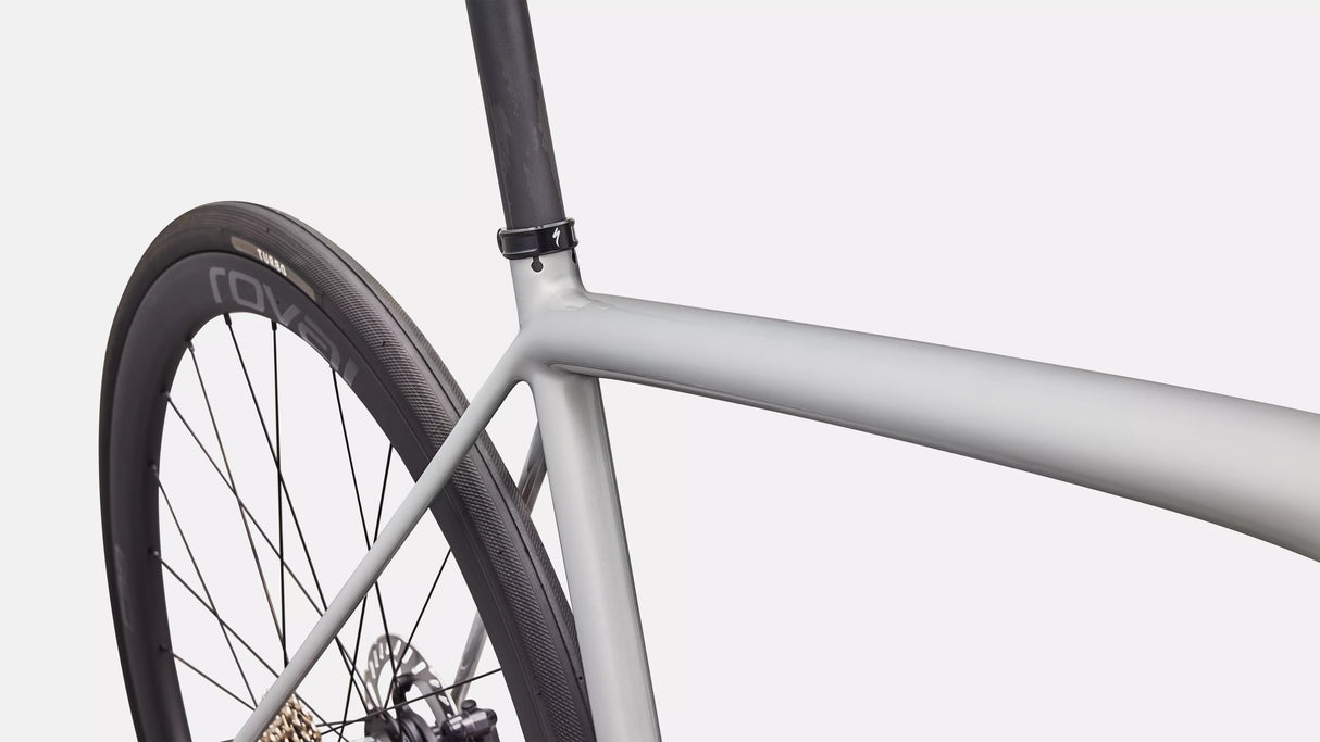 2027 Specialized Aethos 2 Expert Shimano Ultegra Di2 Size: 56cm (Preowned)