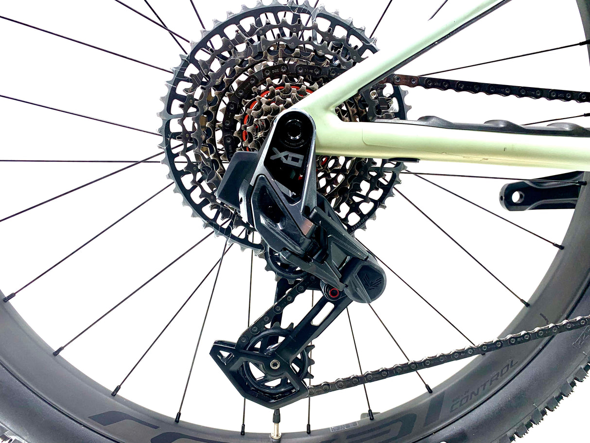 2024 Specialized Epic 8 Evo Pro SRAM X0 AXS Size: Medium (Preowned)