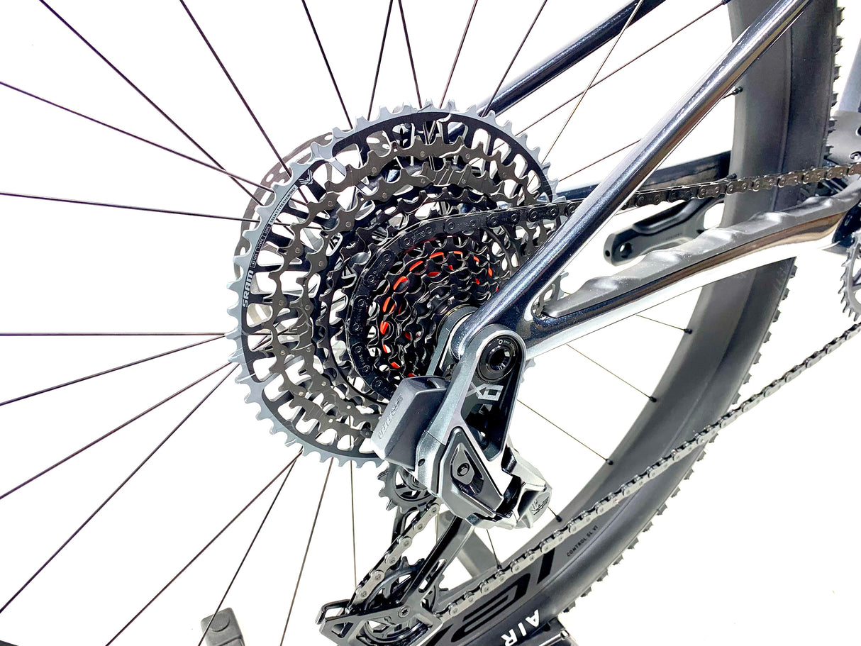 2027 Specialized Epic 8 Pro SRAM X0 AXS 1X12 Size: Medium (Preowned)
