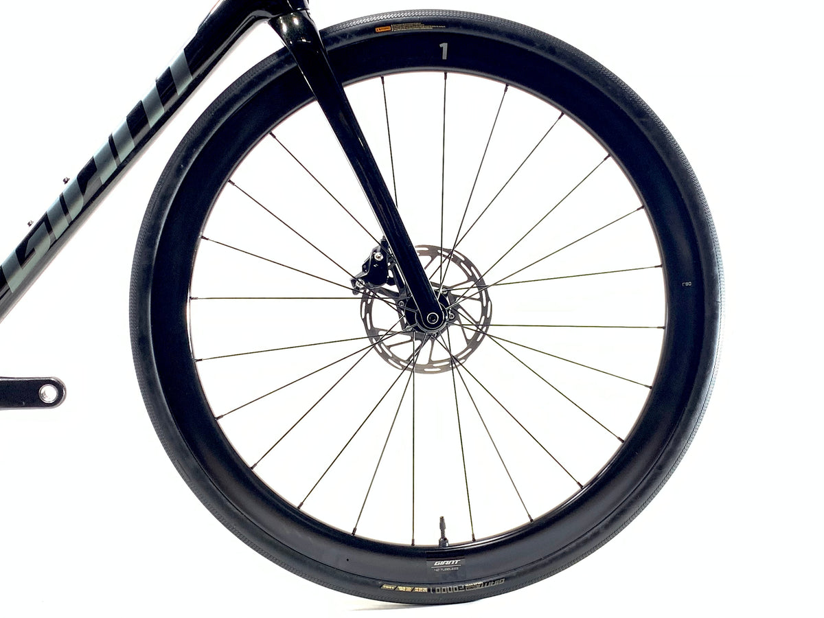 2023 Giant TCR Advanced Pro 1 SRAM Rival AXS 2X12 Size: ML(Preowned)