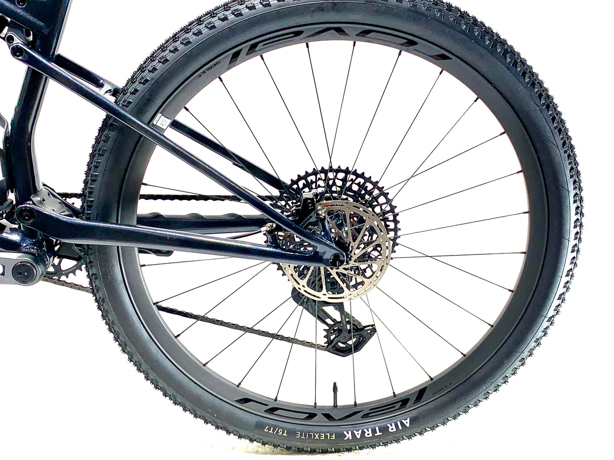 2027 Specialized Epic 8 Pro SRAM X0 AXS 1X12 Size: Medium (Preowned)