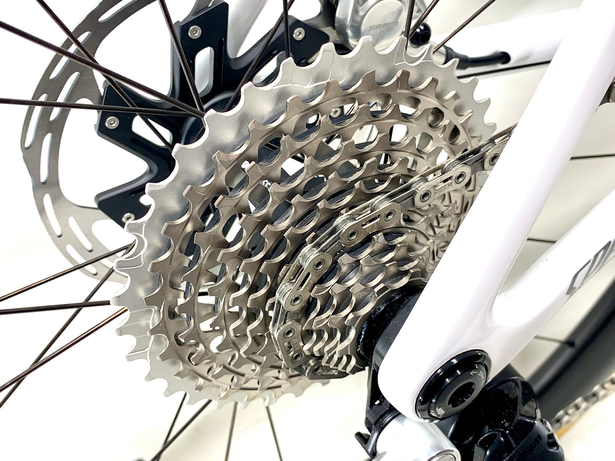 2027 Specialized Tarmac SL9 S-Level- SRAM Red AXS Size: 56cm (Preowned)
