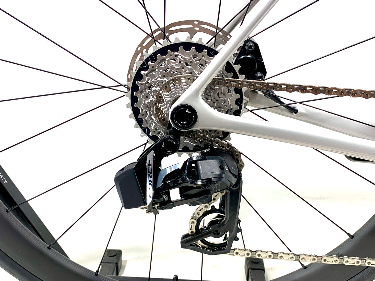 2027 Specialized Aethos 2 Expert Sram Force Size: 56cm (Preowned)