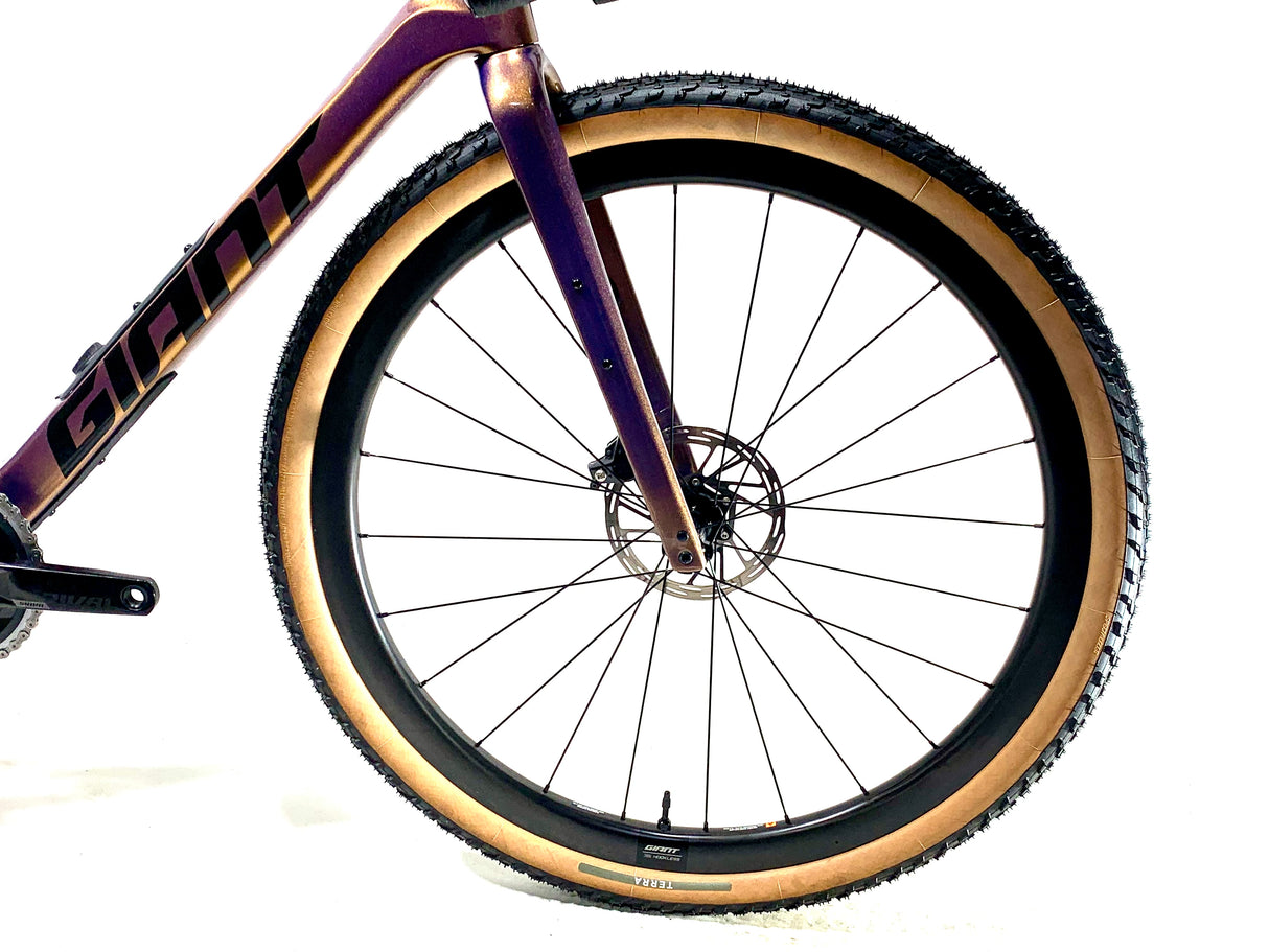 2025 Giant Revolt Advanced Pro 1 Sram Rival AXS 2X12 Size: Small (Preowned)