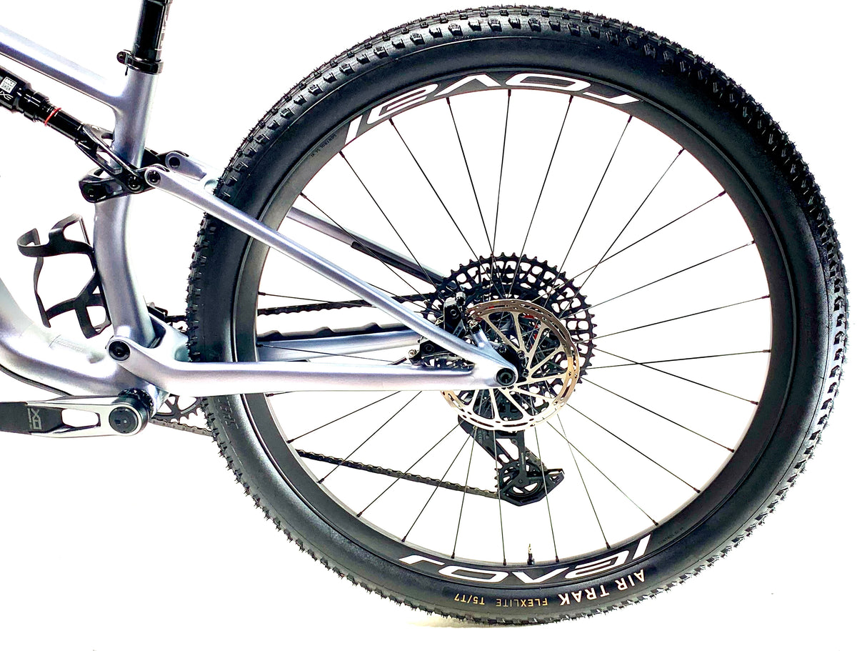 2026 Specialized Epic 8 Pro SRAM X0 AXS 1X12 Size: Small (Preowned)