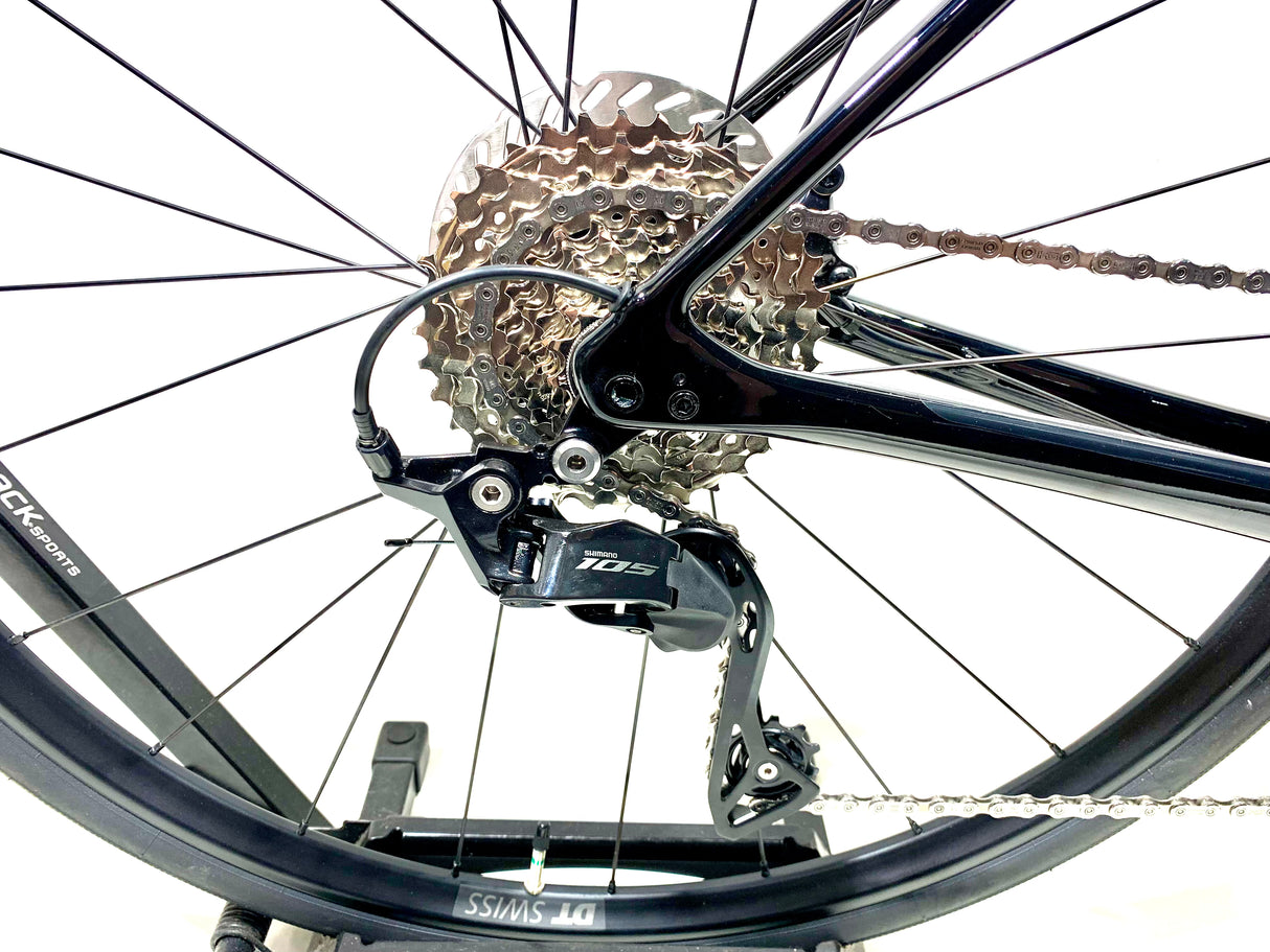 2027 Specialized Roubaix SL8 Sport Shimano 105 12-Speed Size: 58cm (Preowned)