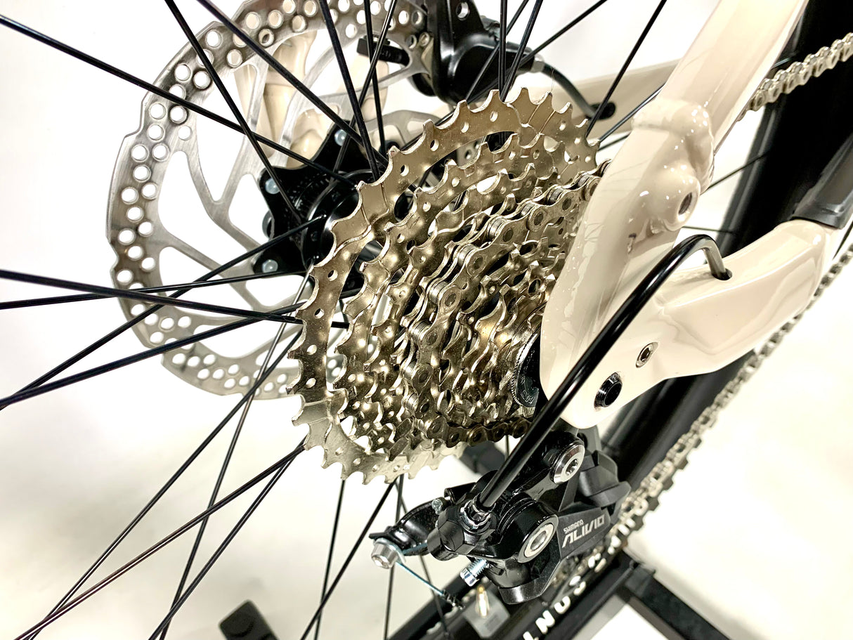 2022 Specialized Turbo Tero 3.0 Step-Through E-Bike 29er Wheels Size: Medium