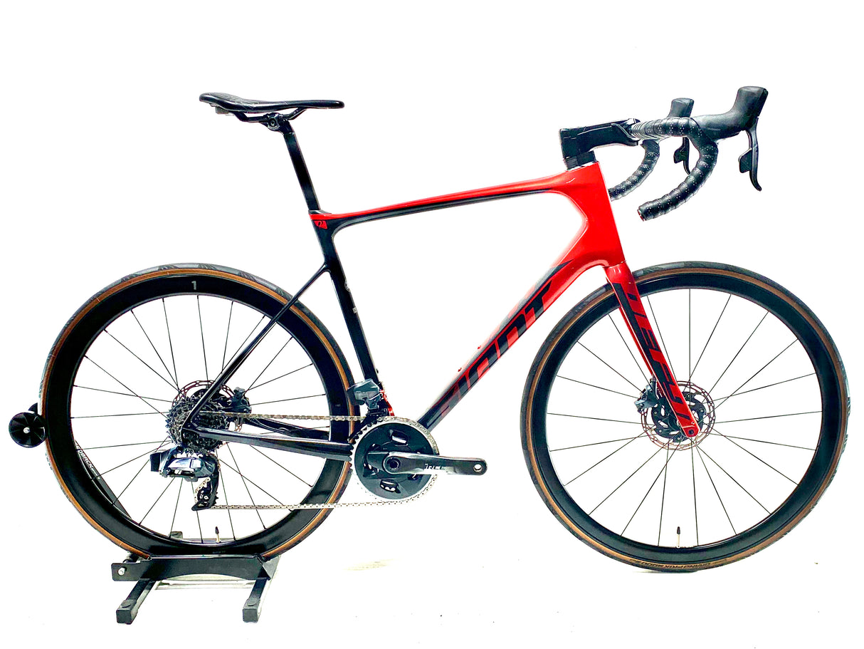 2020 Giant Defy Advanced Pro 1 SRAM Force AXS Size: Large (Preowned)