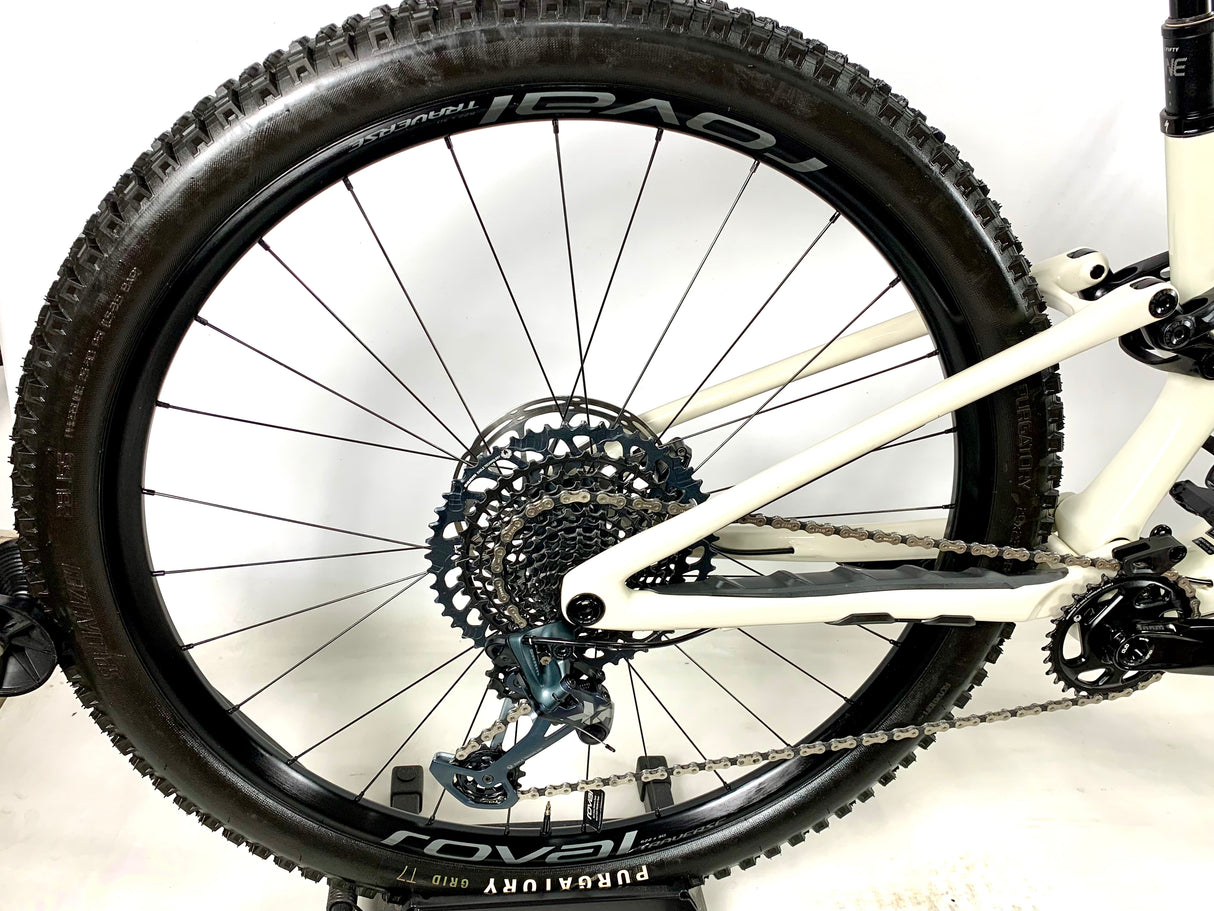 2022 Specialized Stumpjumper Expert SRAM XO1 1X12 Roval Wheels Size: S2 (Small)