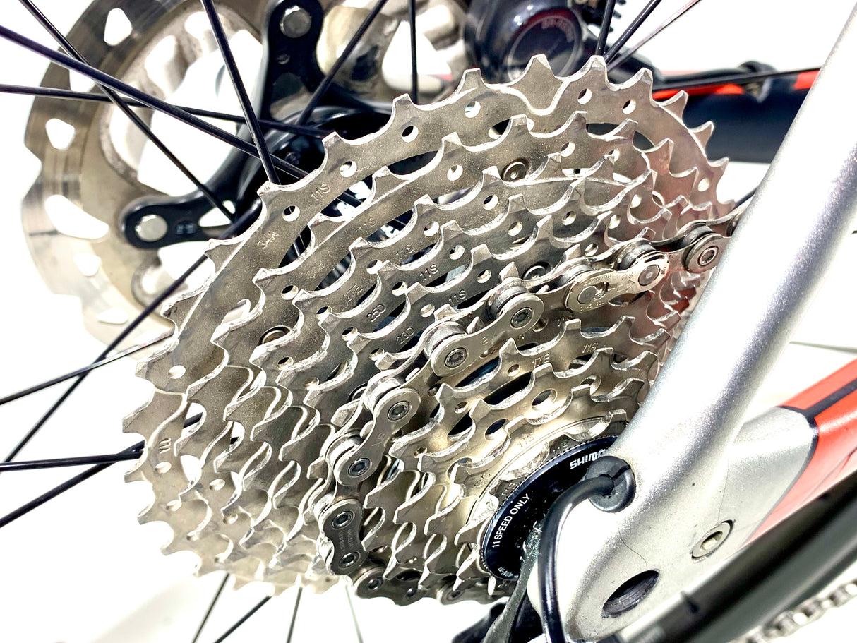 2017 Specialized Roubaix Pro Shimano Di2 Size: 56cm (Preowned)