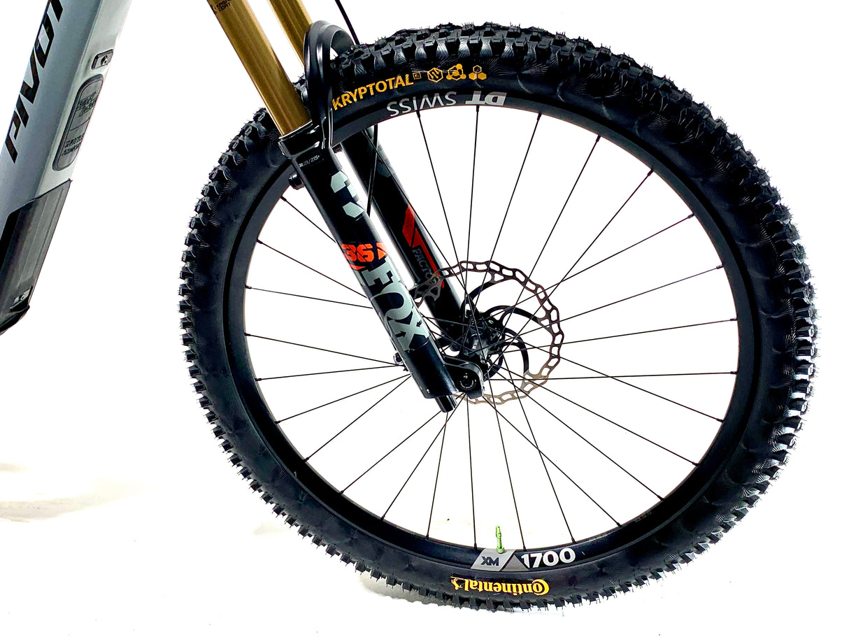 2023 Pivot Shuttle SL Pro SRAM X0 AXS 1X12 Size: Large (Preowned)