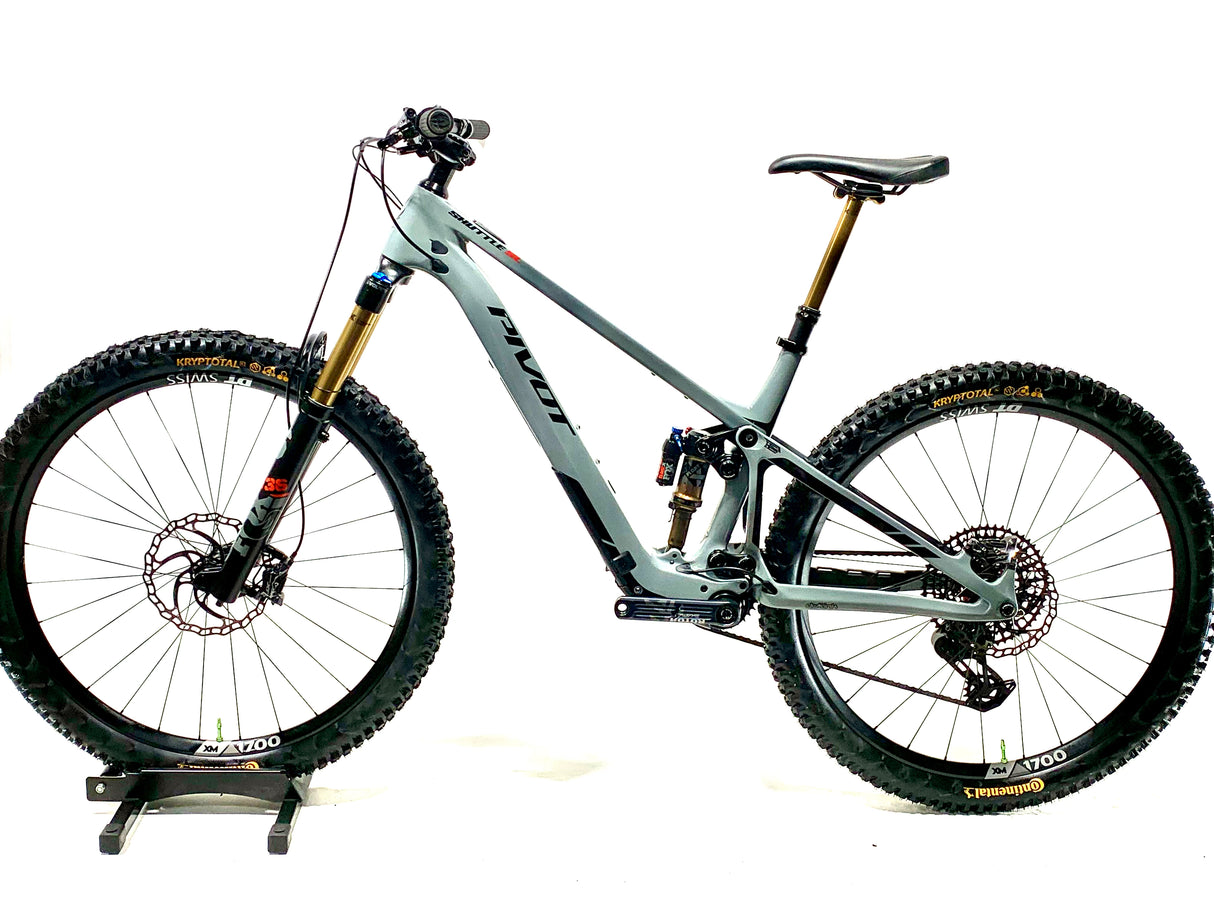 2023 Pivot Shuttle SL Pro SRAM X0 AXS 1X12 Size: Large (Preowned)