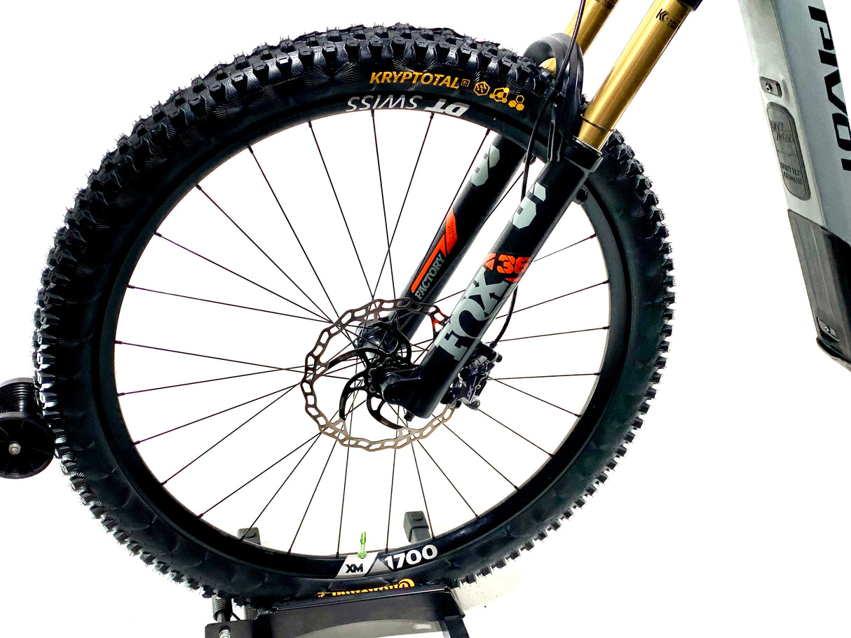 2023 Pivot Shuttle SL Pro SRAM X0 AXS 1X12 Size: Large (Preowned)