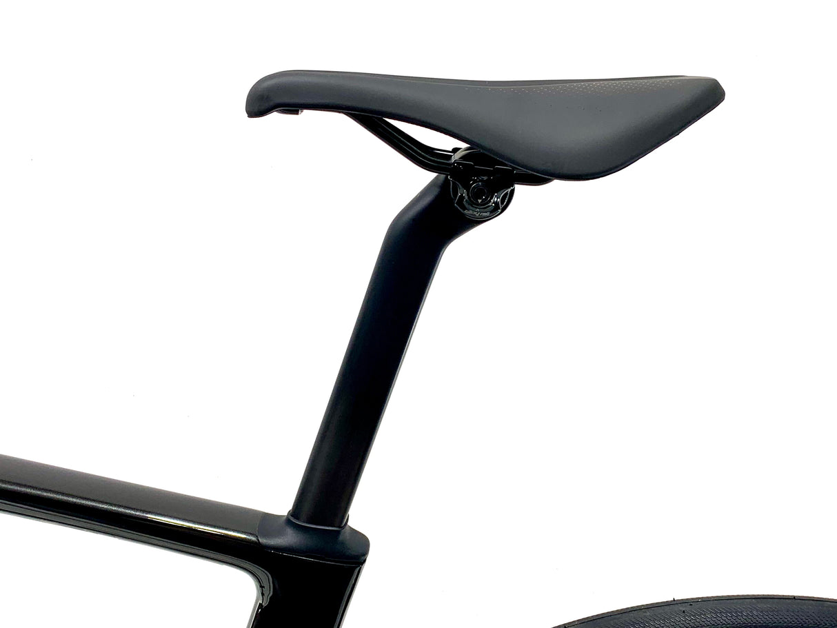 NEW 2026 Specialized Roubaix SL8 Sport Shimano 105 12-Speed Size: 54cm