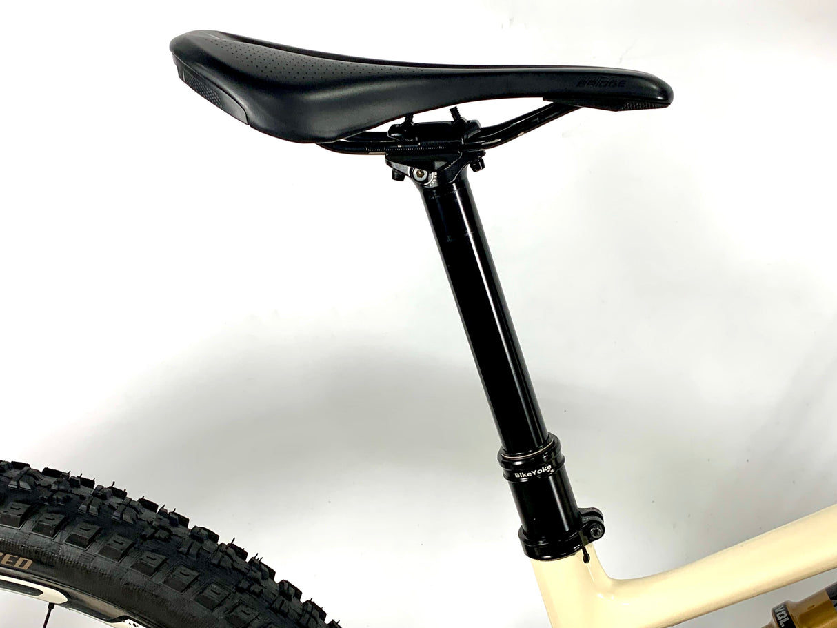 2022 Specialized Stumpjumper Evo Pro SRAM AXS 1X12 Roval Alloy Wheels Size: S3 (Med)
