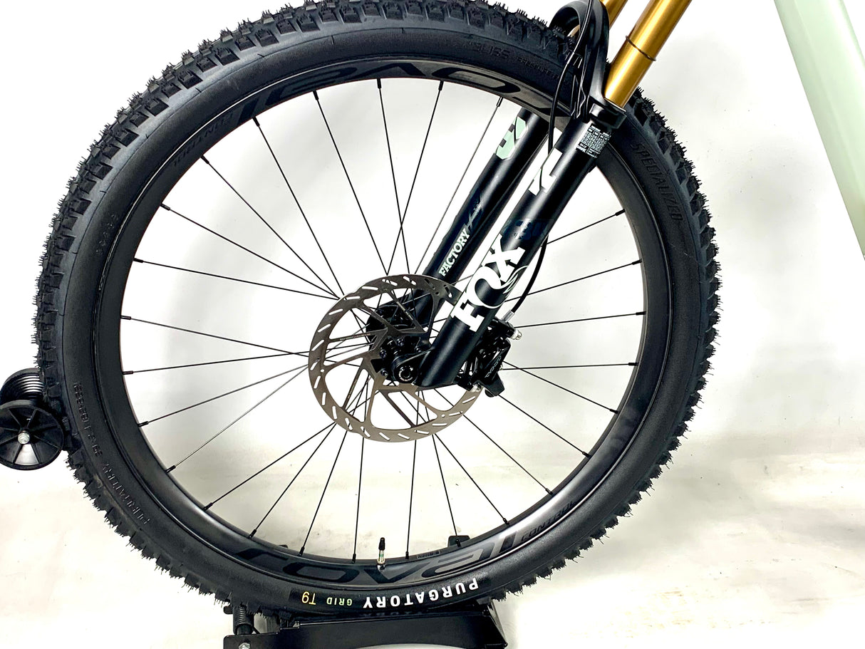 2024 Specialized Epic 8 Evo Pro SRAM X0 AXS Roval Carbon Wheels Size: Large