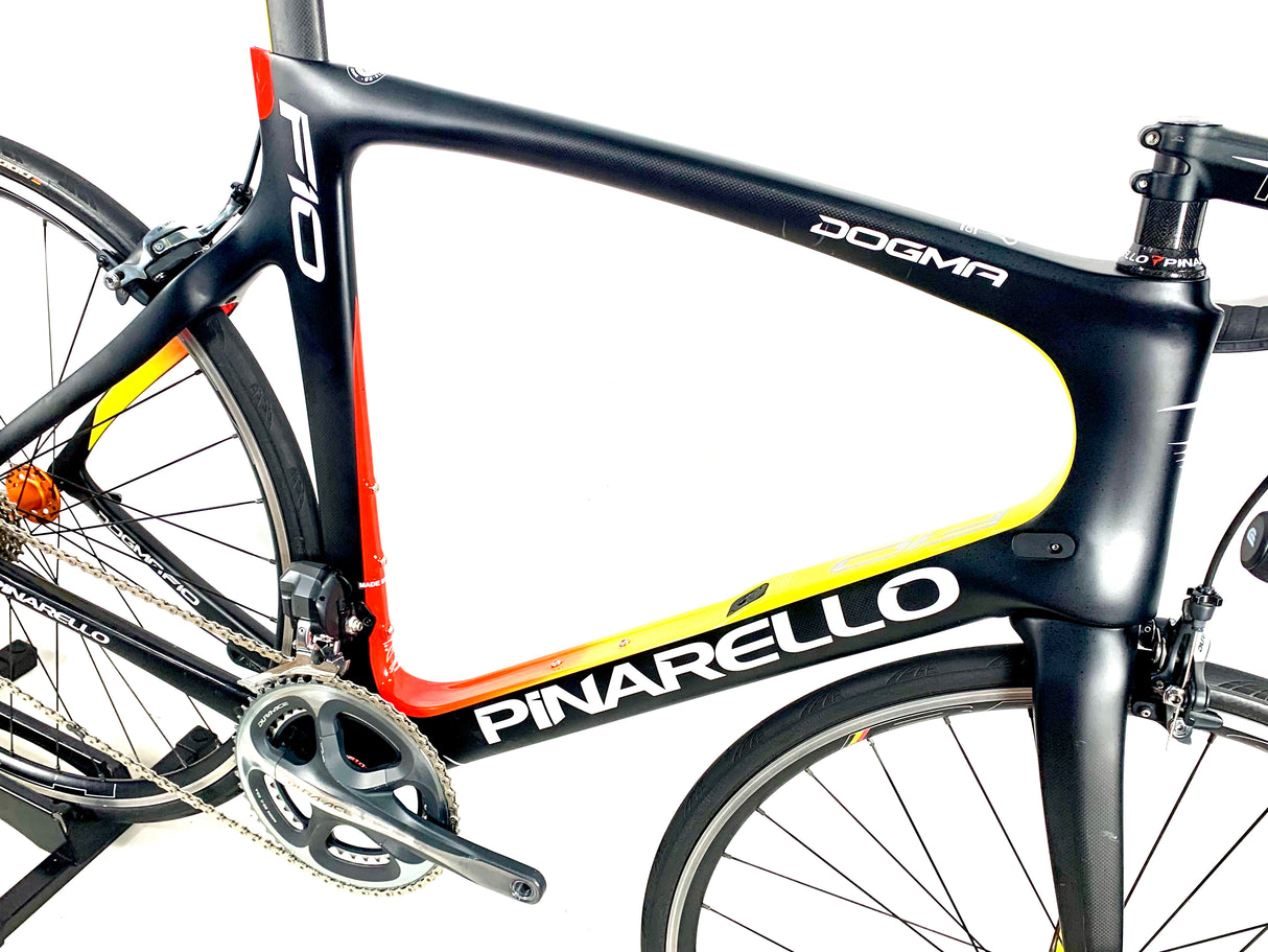 2020 Pinarello Dogma F10 Shimano Di2 10 Speed Hed Alloy Wheels Size: 59.5cm
