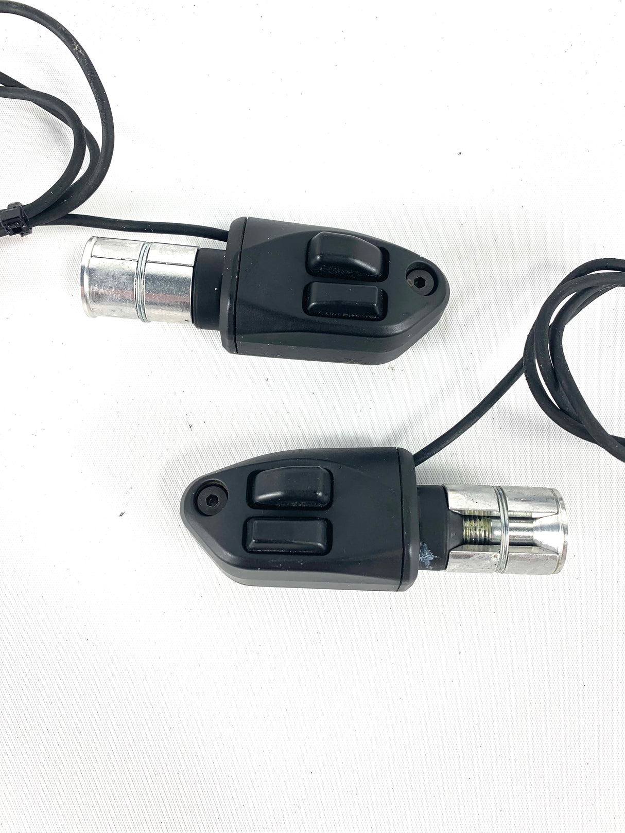 Shimano SW-R671 Aero Bar End Shifter Set 11 Speed Di2 Only Shimano SW-R671 Aero Bar End Shifter Set 11 Speed Di2 Only