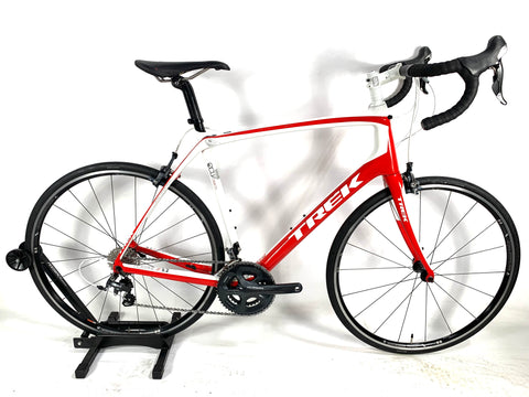 2013 Trek Domane 5.2 Carbon Ultegra 10 Speed Bontrager Alloy Wheels Size: 60cm