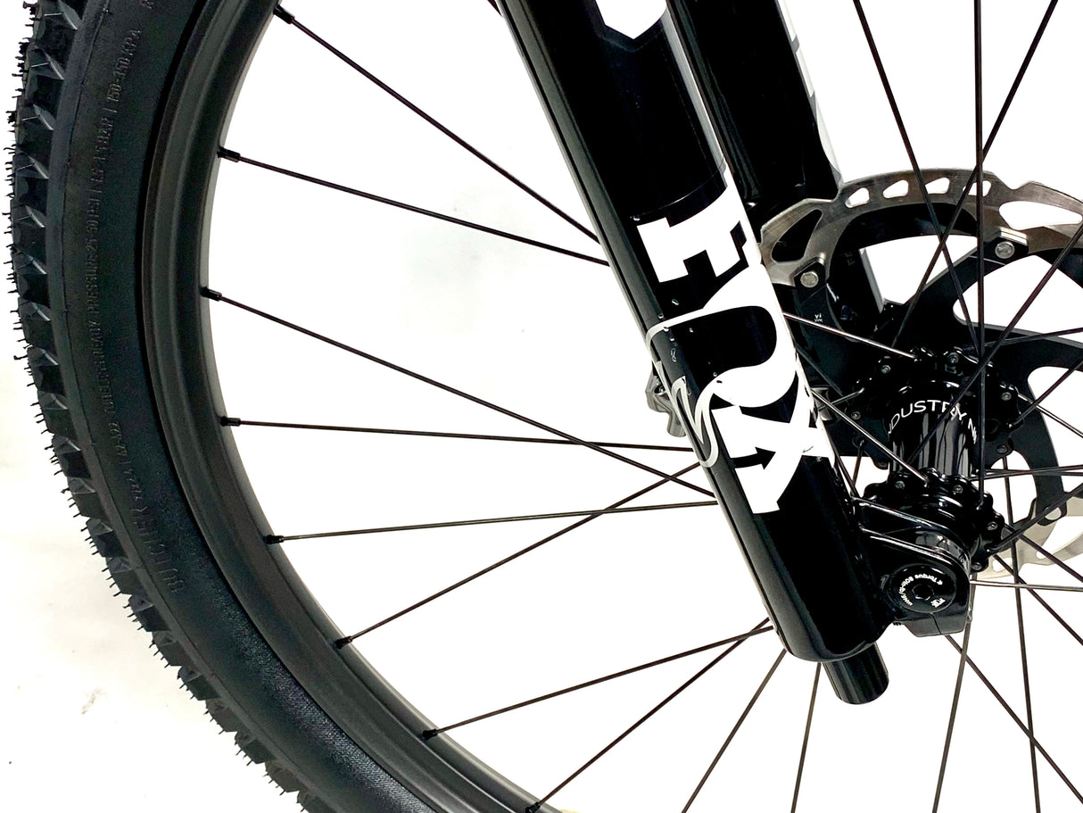 2026 Specialized S-Works Stumpjumper 15 Evo XTR Di2 Roval Carbon Wheels Size: S6 (Preowned)