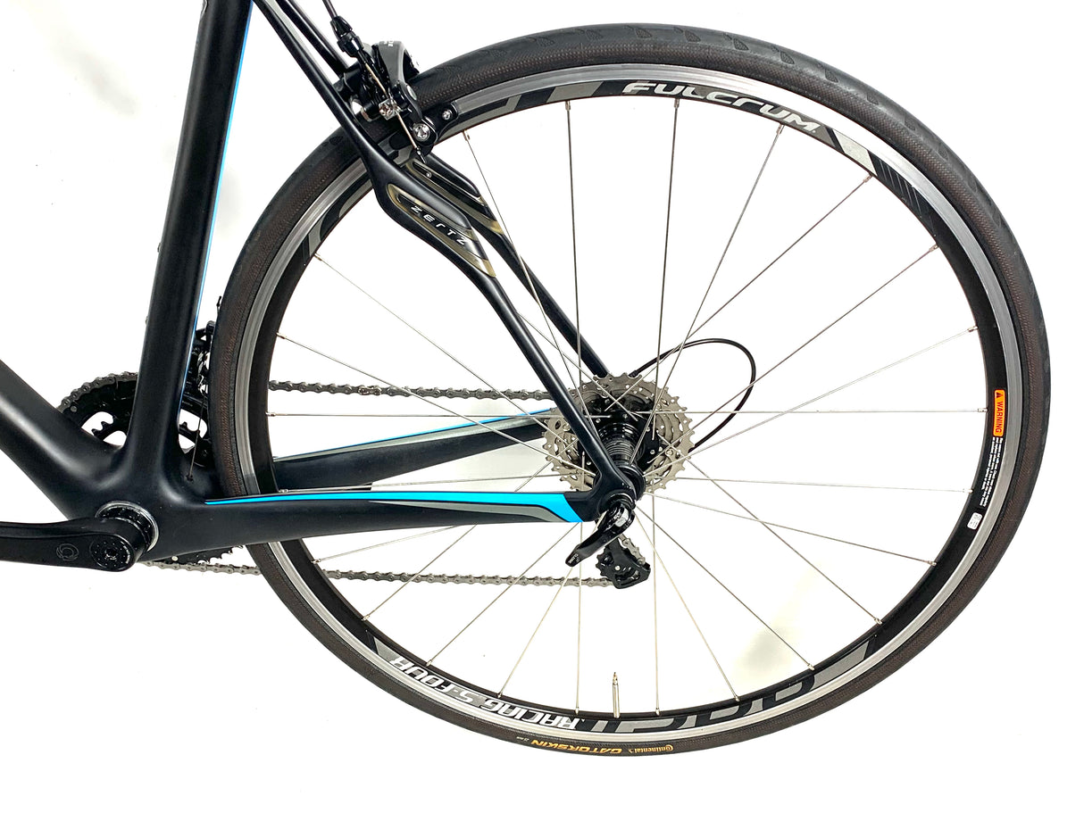 2015 Specialized Roubaix SL4 Comp Ultegra 11-speed Fulcrum Racing S4 Wheels Size: 56cm