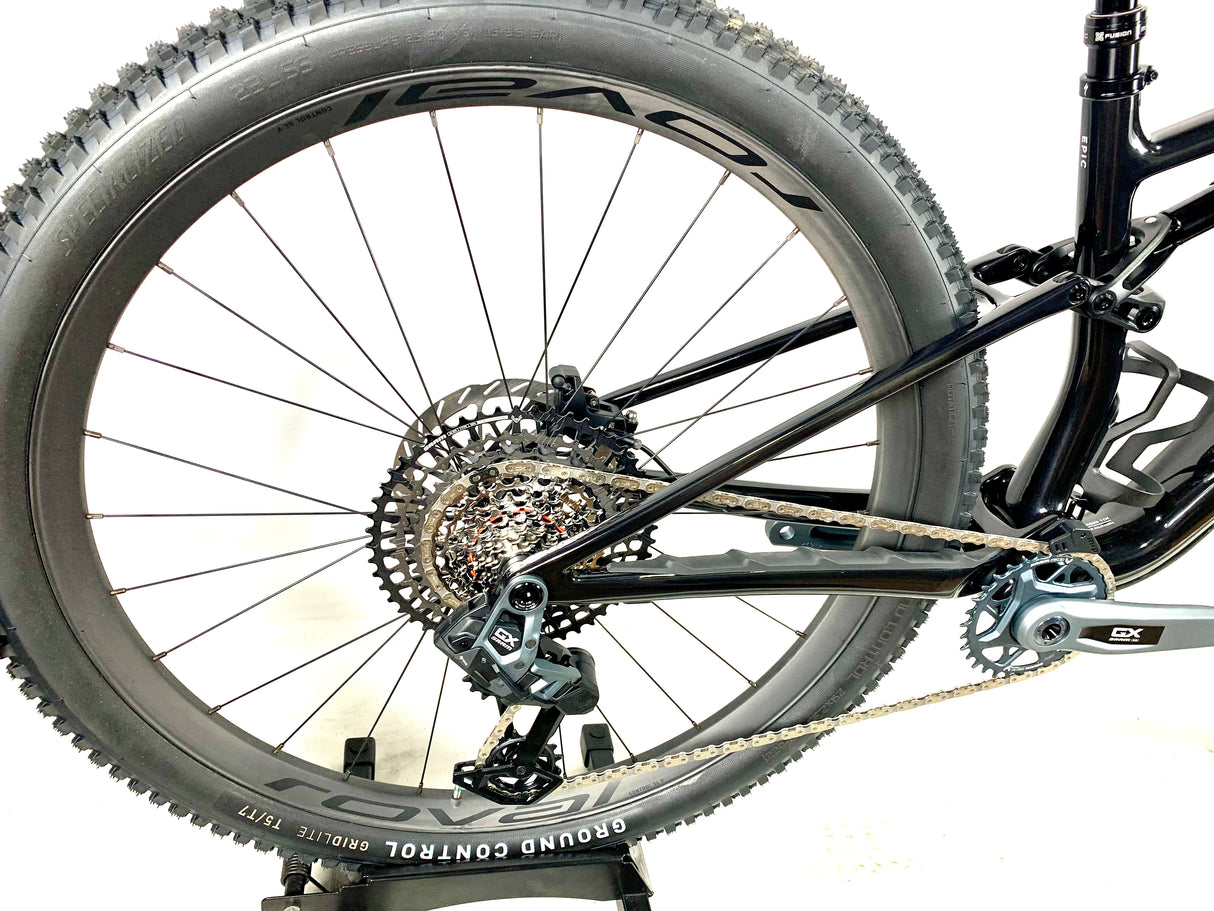 2026 Specialized Epic 8 Evo Expert SRAM GX AXS 1X12 Roval Wheels Size: Med (Preowned)