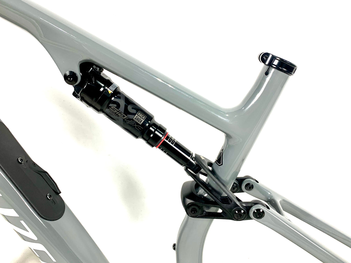 2025 Specialized Epic 8 Frameset Size: Large (Preowned)