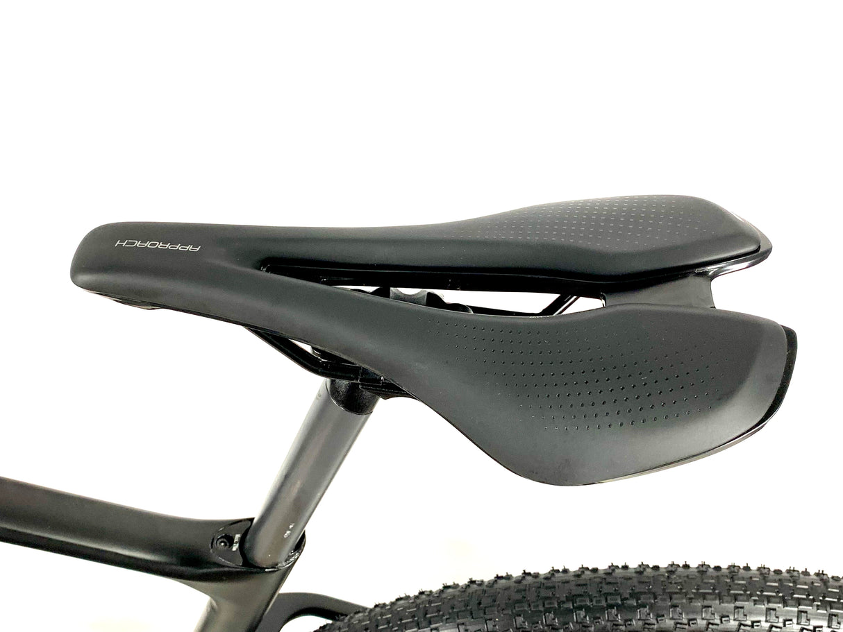 2022 Giant Revolt Advanced 3 GRX 2x10 Speed Giant Alloy Wheels Size: Medium