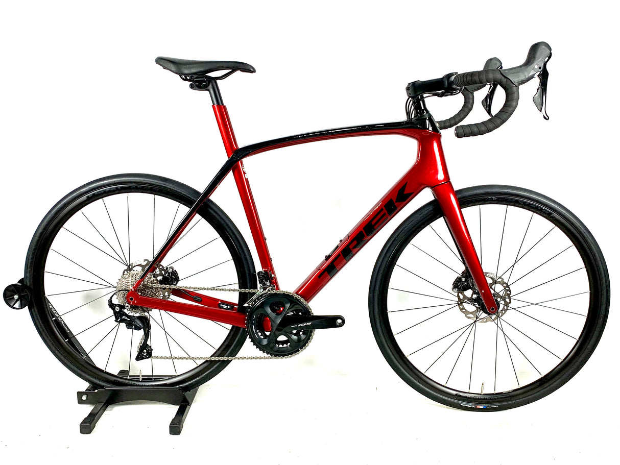 2021 Trek Domane SL 5 Disc Carbon Shimano 105 11 Speed Bontrager Wheels Size: 58cm